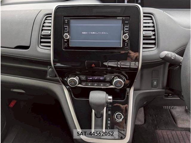 Nissan SERENA 2017-03 6673567-27