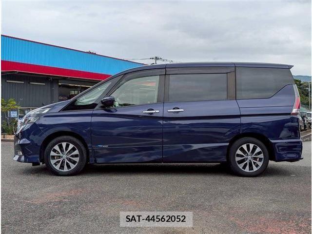 Nissan SERENA 2017-03 6673567-8