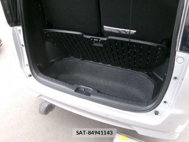 Nissan SERENA 2018-01 6677979-11