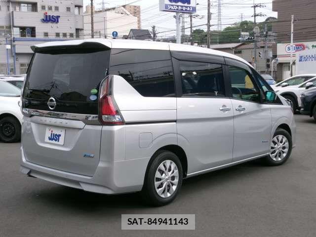 Nissan SERENA 2018-01 6677979-2