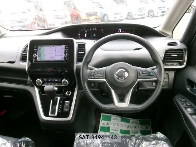 Nissan SERENA 2018-01 6677979-3