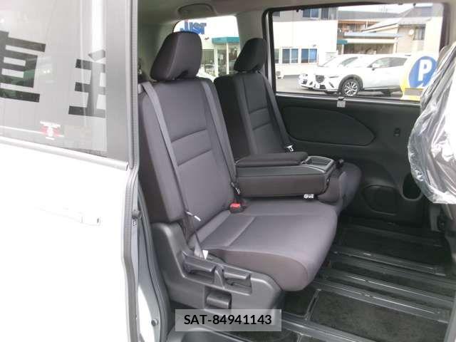 Nissan SERENA 2018-01 6677979-7