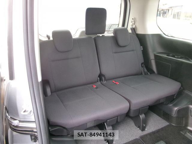 Nissan SERENA 2018-01 6677979-8