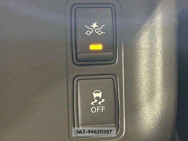 Nissan SERENA 2017-04 6678007-5
