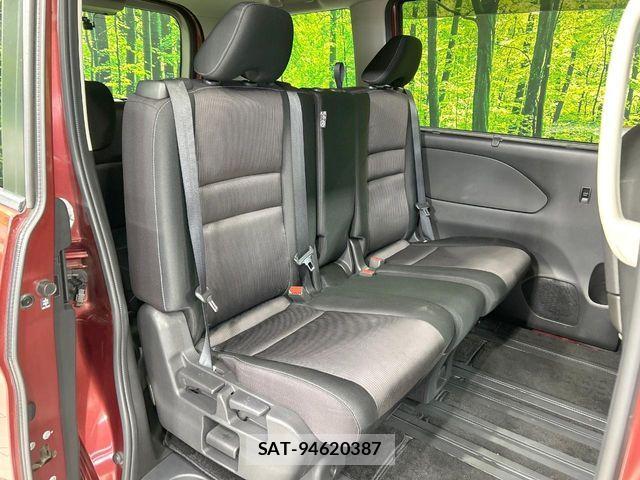 Nissan SERENA 2017-04 6678007-8