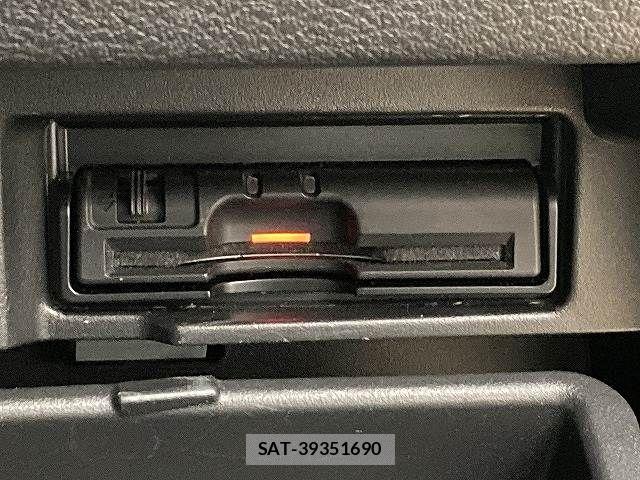 Nissan SERENA 2017-03 6678004-11