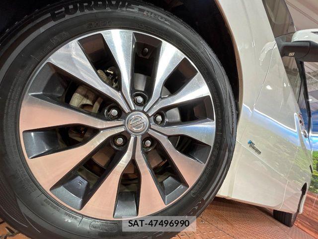 Nissan SERENA 2017-09 6678020-13