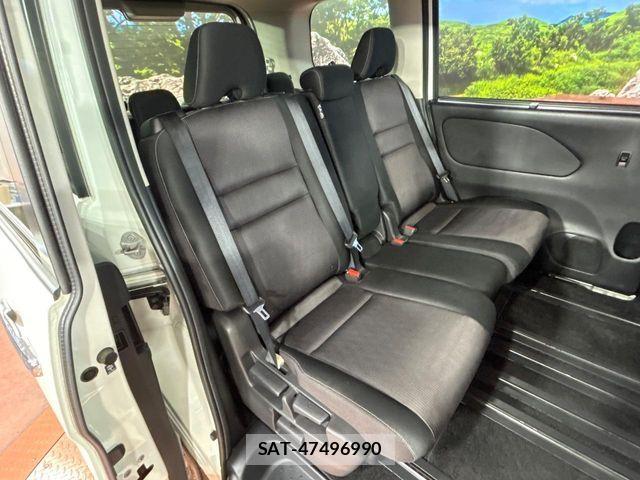 Nissan SERENA 2017-09 6678020-8