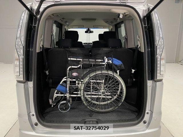 Nissan SERENA 2014-12 6678014-5