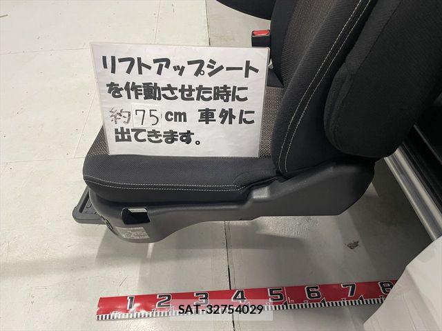 Nissan SERENA 2014-12 6678014-8