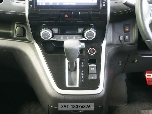 Nissan SERENA 2016-08 6677993-15