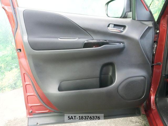 Nissan SERENA 2016-08 6677993-23