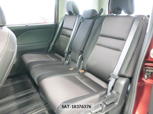 Nissan SERENA 2016-08 6677993-26
