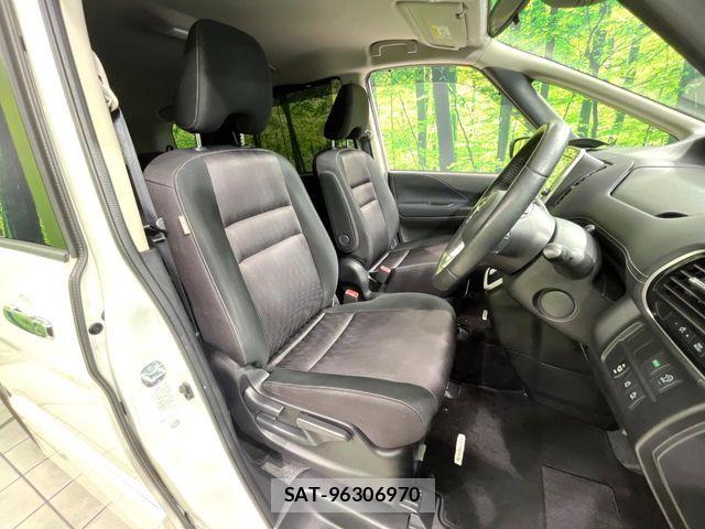 Nissan SERENA 2017-06 6677990-7