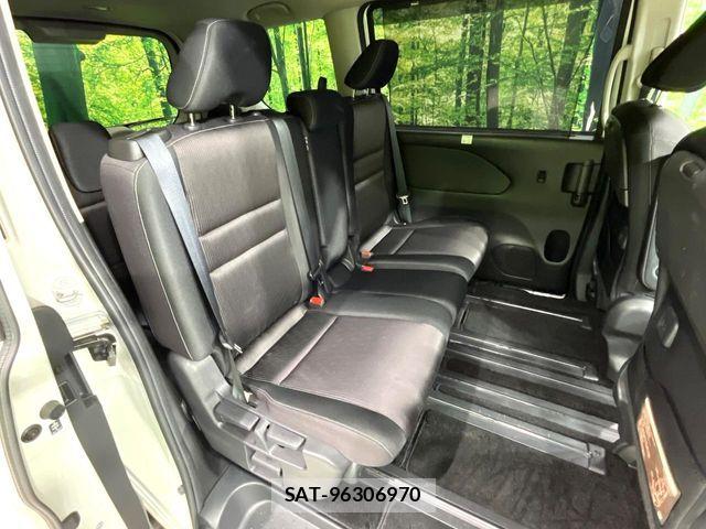 Nissan SERENA 2017-06 6677990-8