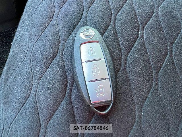 Nissan SERENA 2016-12 6691258-25