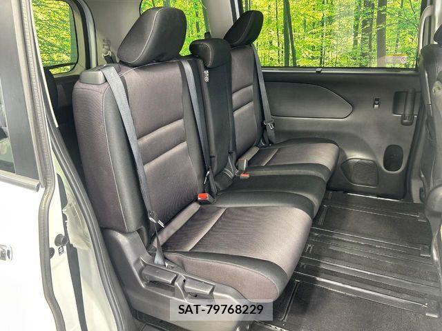 Nissan SERENA 2016-08 6717249-8