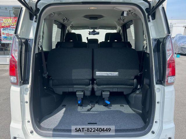 Nissan SERENA 2017-09 6717246-11