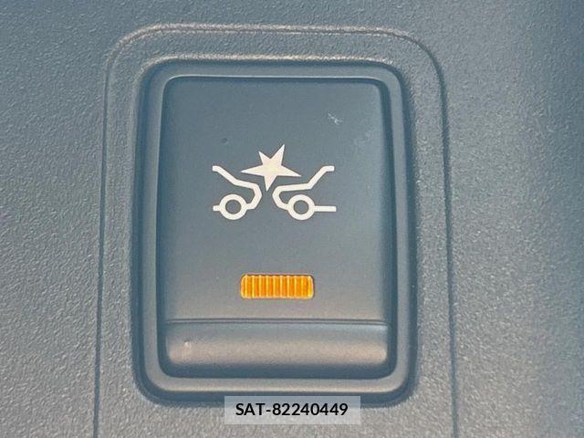 Nissan SERENA 2017-09 6717246-6