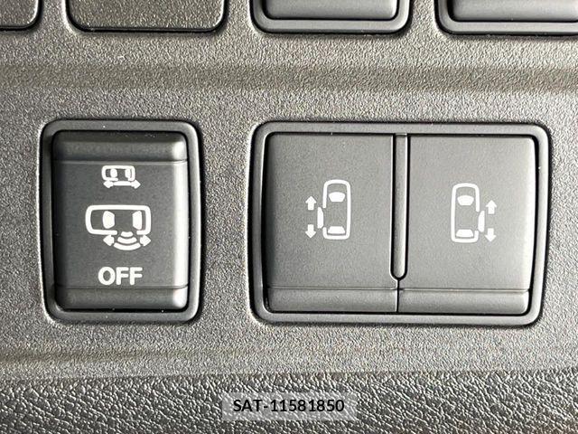 Nissan SERENA 2017-04 6717244-6