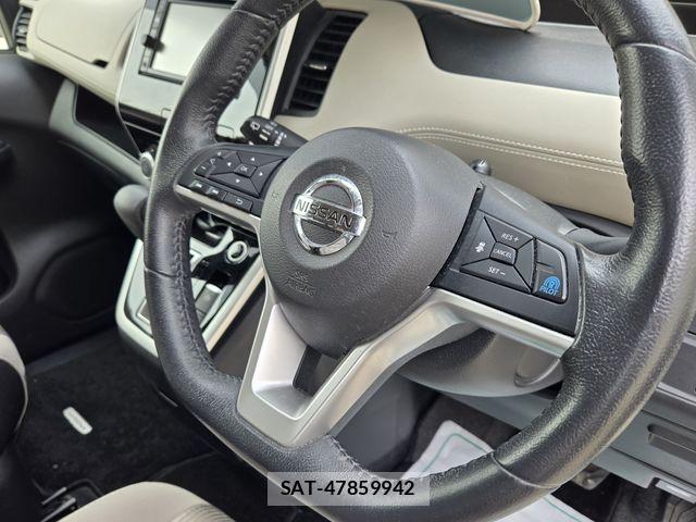Nissan SERENA 2017-02 6753266-17