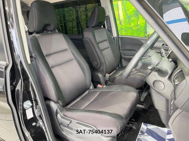 Nissan SERENA 2016-10 6753263-7