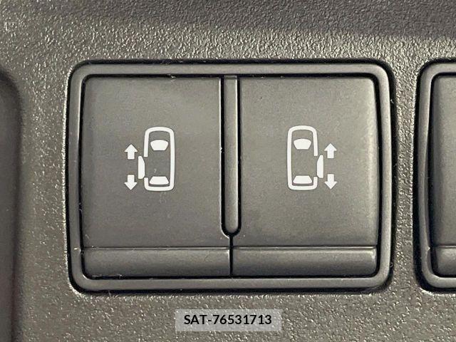 Nissan SERENA 2014-02 6753269-2