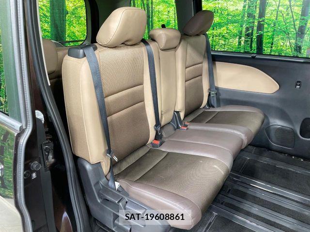 Nissan SERENA 2016-11 6753264-7