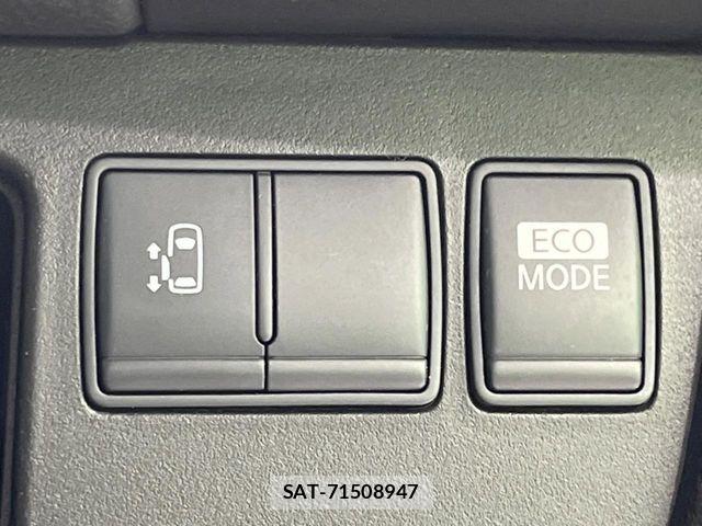 Nissan SERENA 2013-03 6817211-5