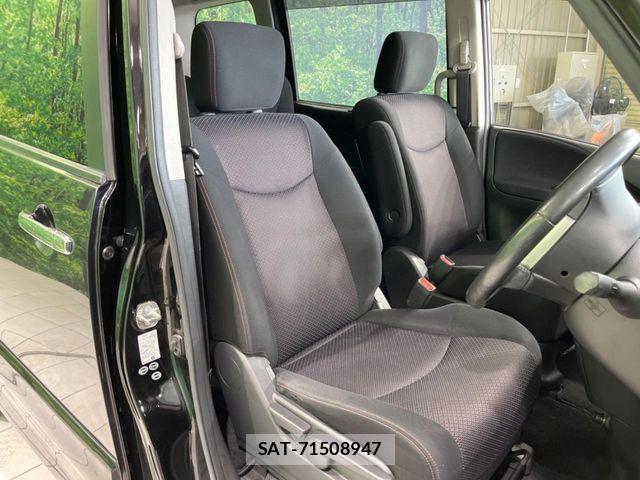 Nissan SERENA 2013-03 6817211-7