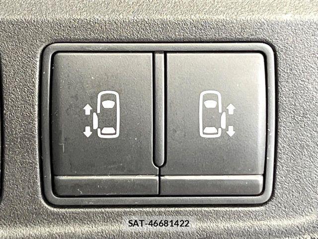 Nissan SERENA 2016-09 6817197-6