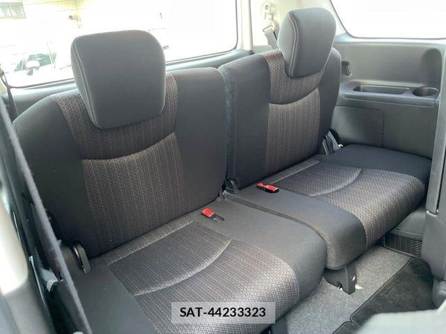 Nissan SERENA 2016-01 6817212-9