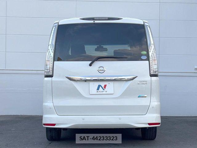Nissan SERENA 2016-01 6817212-15