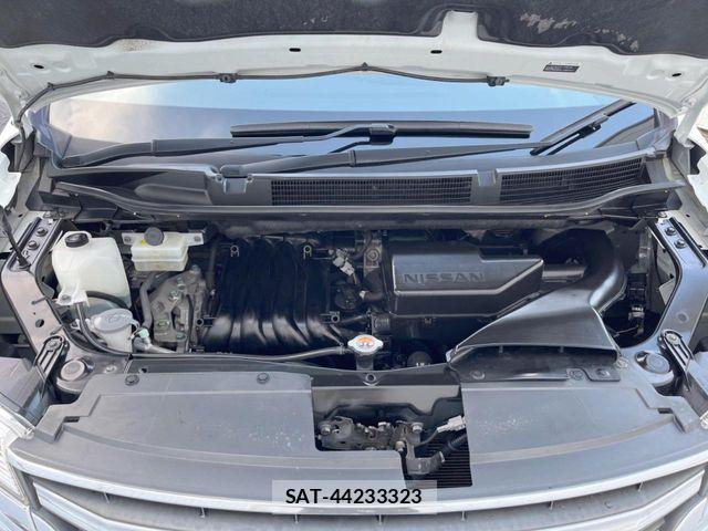 Nissan SERENA 2016-01 6817212-18