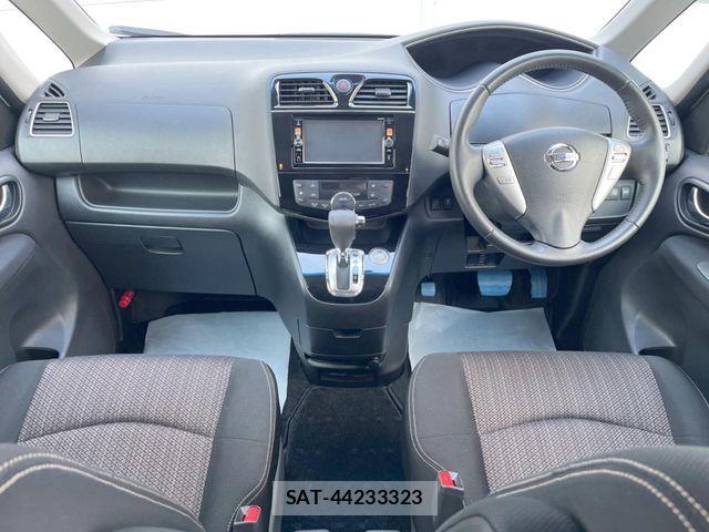 Nissan SERENA 2016-01 6817212-1