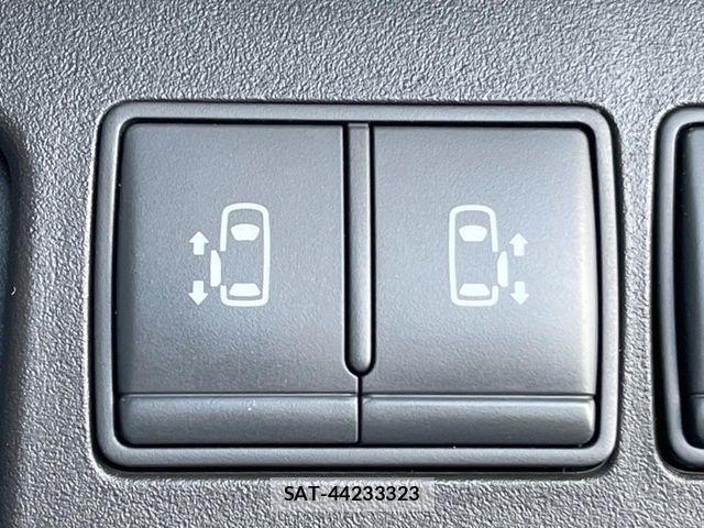 Nissan SERENA 2016-01 6817212-2