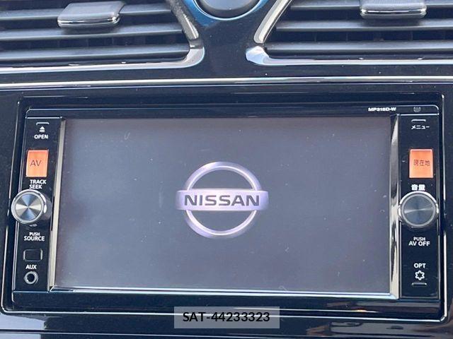 Nissan SERENA 2016-01 6817212-3