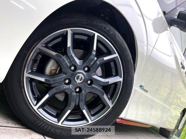 Nissan SERENA 2018-01 6817161-12