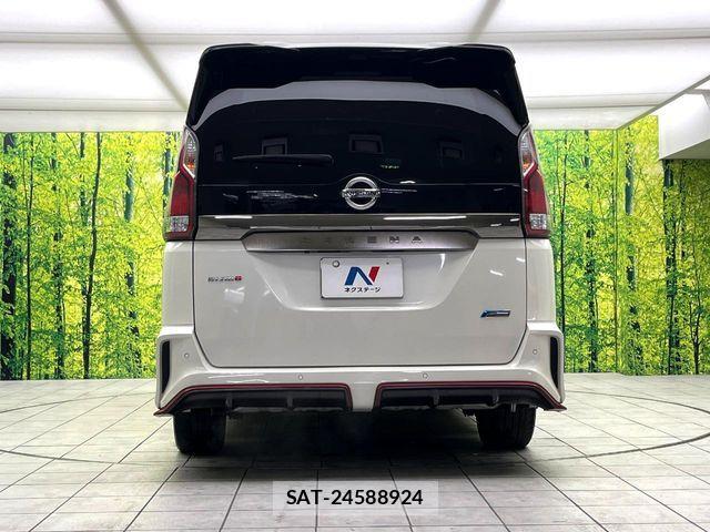 Nissan SERENA 2018-01 6817161-14