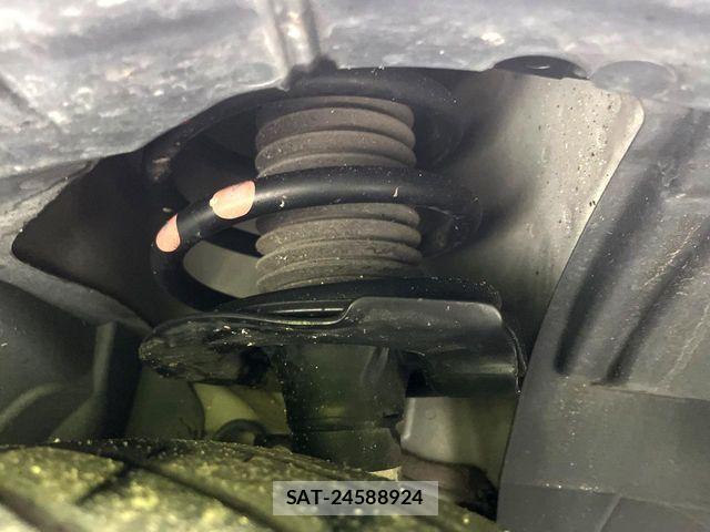 Nissan SERENA 2018-01 6817161-19