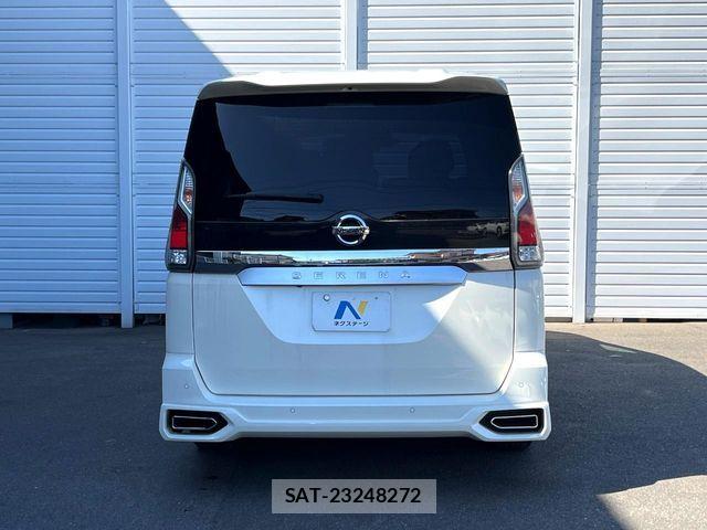 Nissan SERENA 2017-07 6912517-18