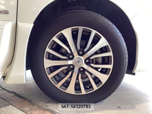 Nissan SERENA 2015-01 6912504-12
