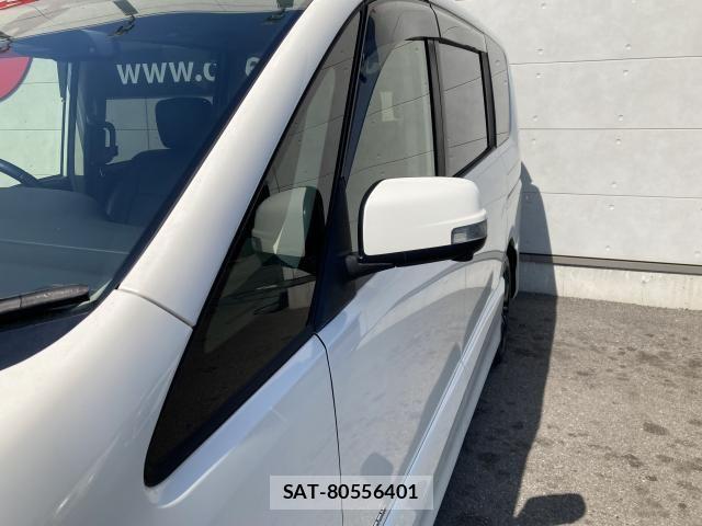 Nissan SERENA 2016-02 6912505-12