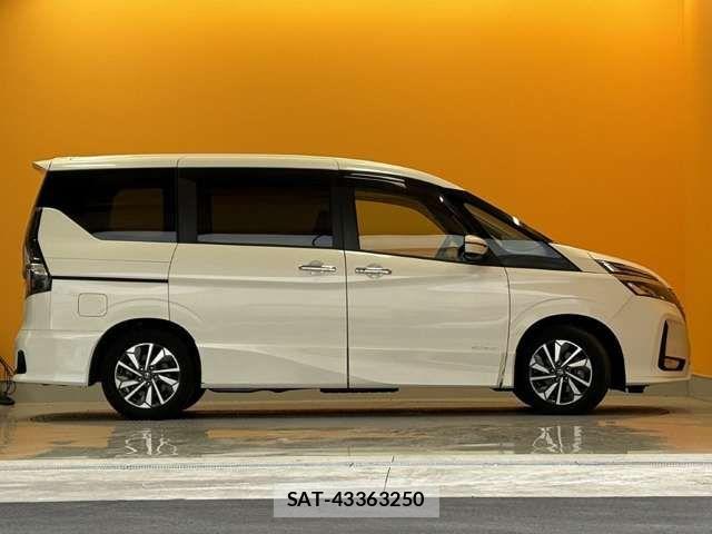 Nissan SERENA 2020-06 6912470-12
