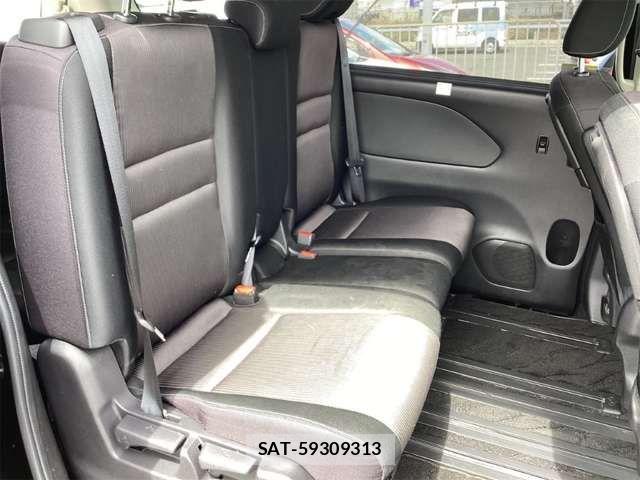 Nissan SERENA 2017-02 6912490-13