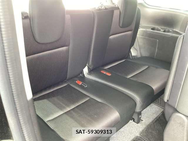 Nissan SERENA 2017-02 6912490-14