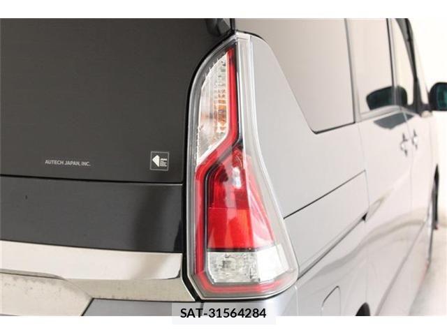 Nissan SERENA 2018-11 6912514-17
