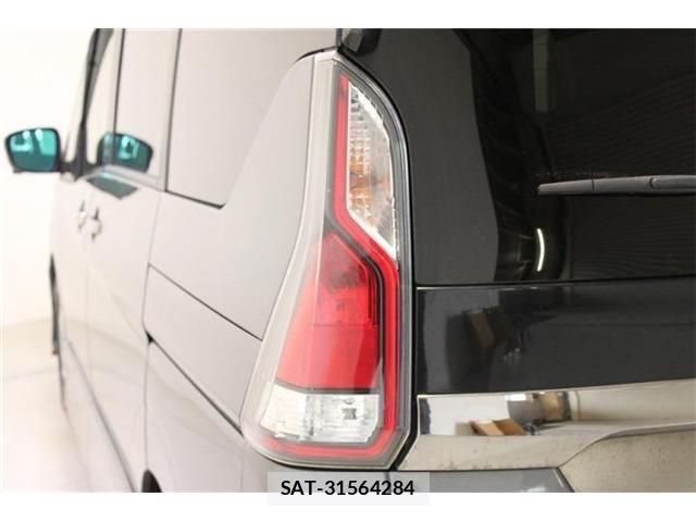 Nissan SERENA 2018-11 6912514-18
