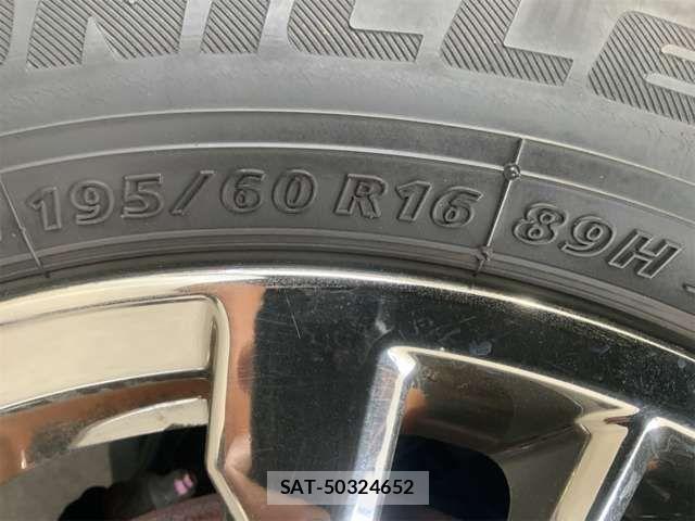 Nissan SERENA 2014-02 6912528-18