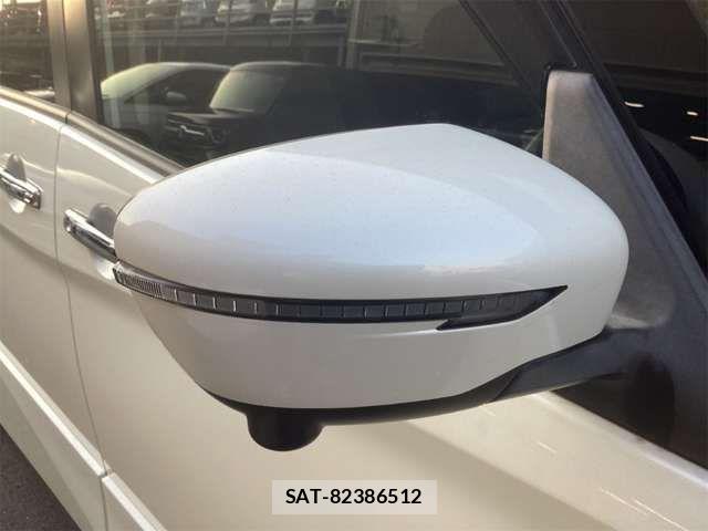 Nissan SERENA 2017-02 6912482-13